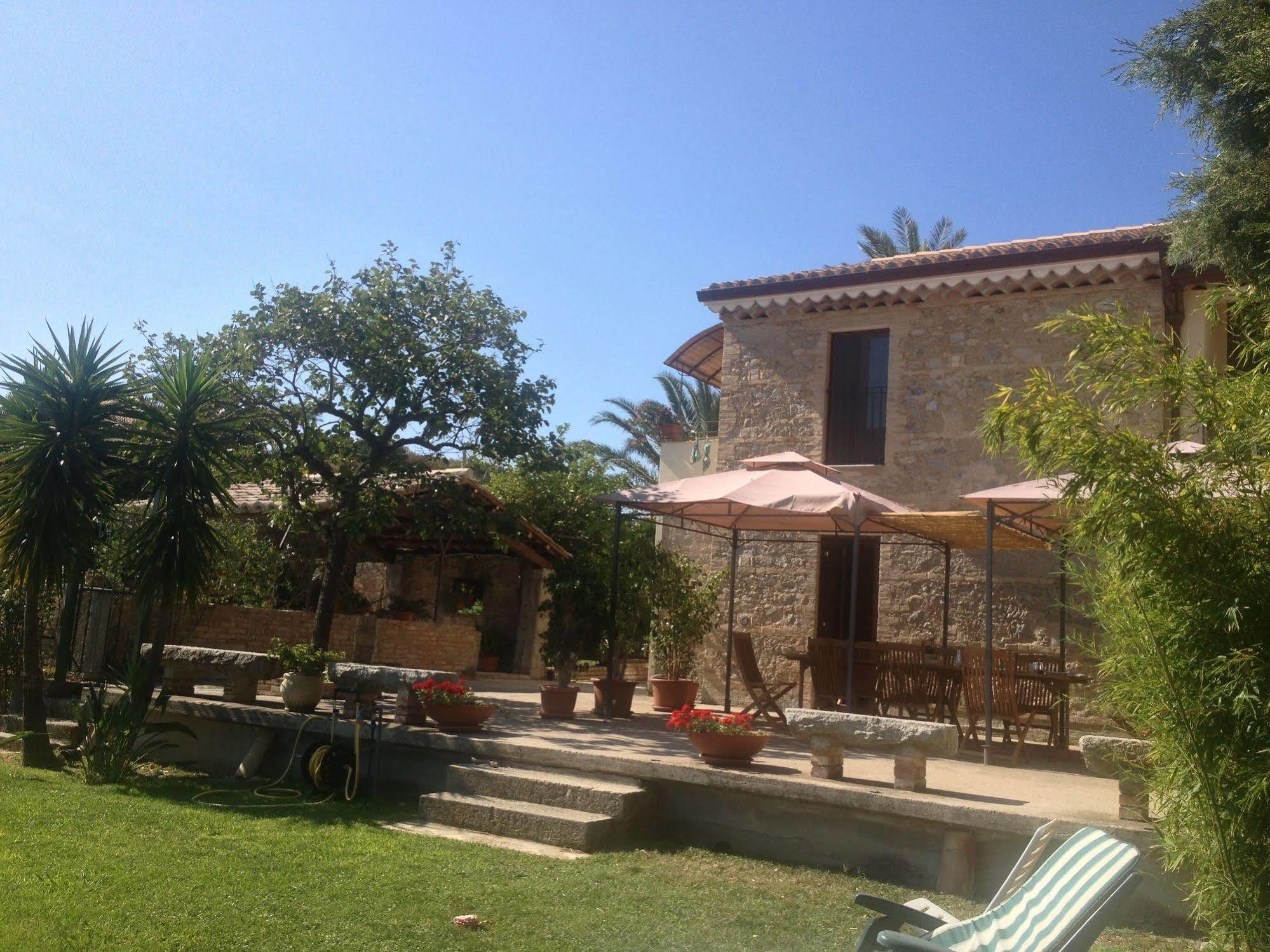 B&B L'Oasi Sant'Andrea Apostolo dello Ionio Exterior photo