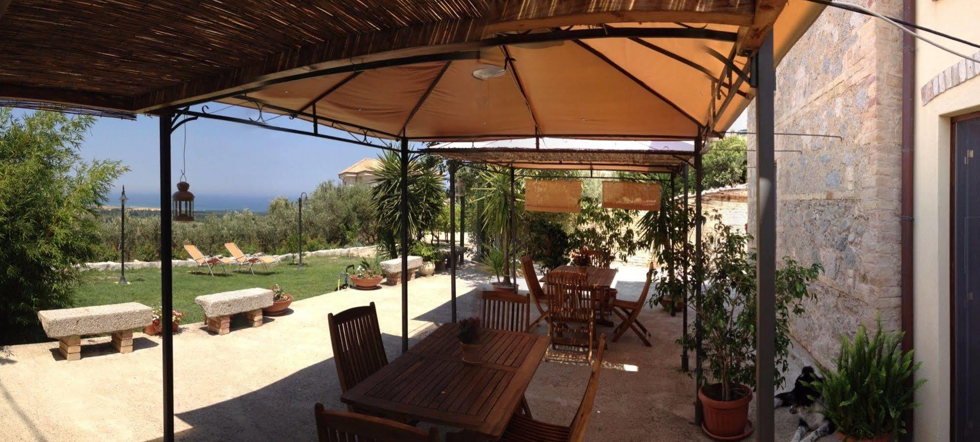 B&B L'Oasi Sant'Andrea Apostolo dello Ionio Exterior photo